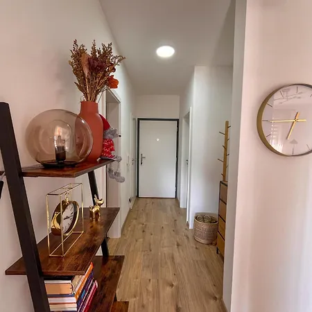 V Meste Apartment